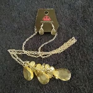 Yellow bead/stone necklace